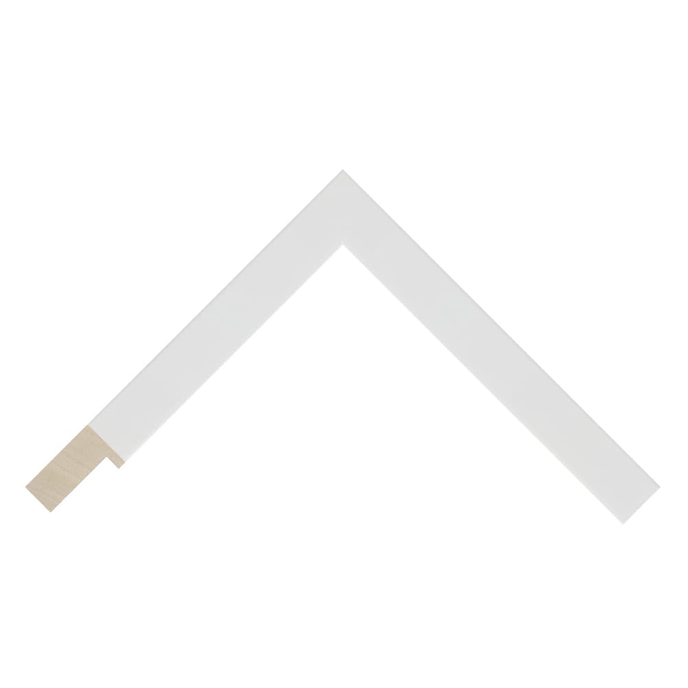 Gloss White Wood Frame (Closed Grain) / 20mm x 32mm detail view